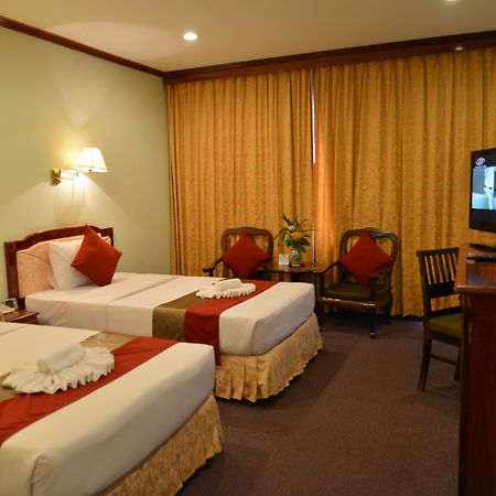 Angkor Hotel Siem Reap Esterno foto