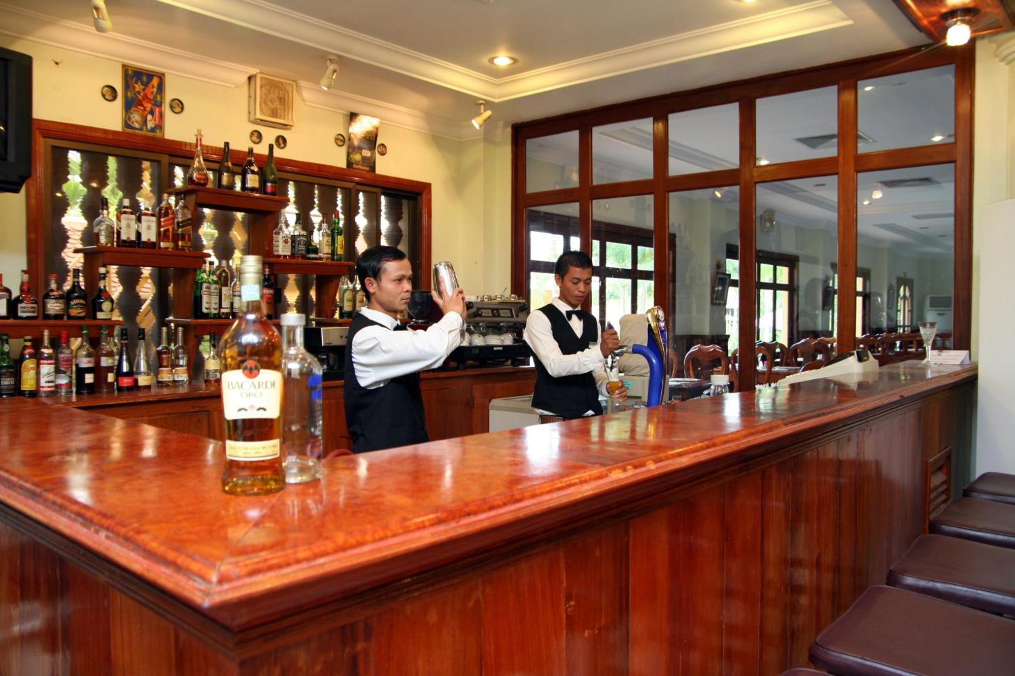 Angkor Hotel Siem Reap Esterno foto