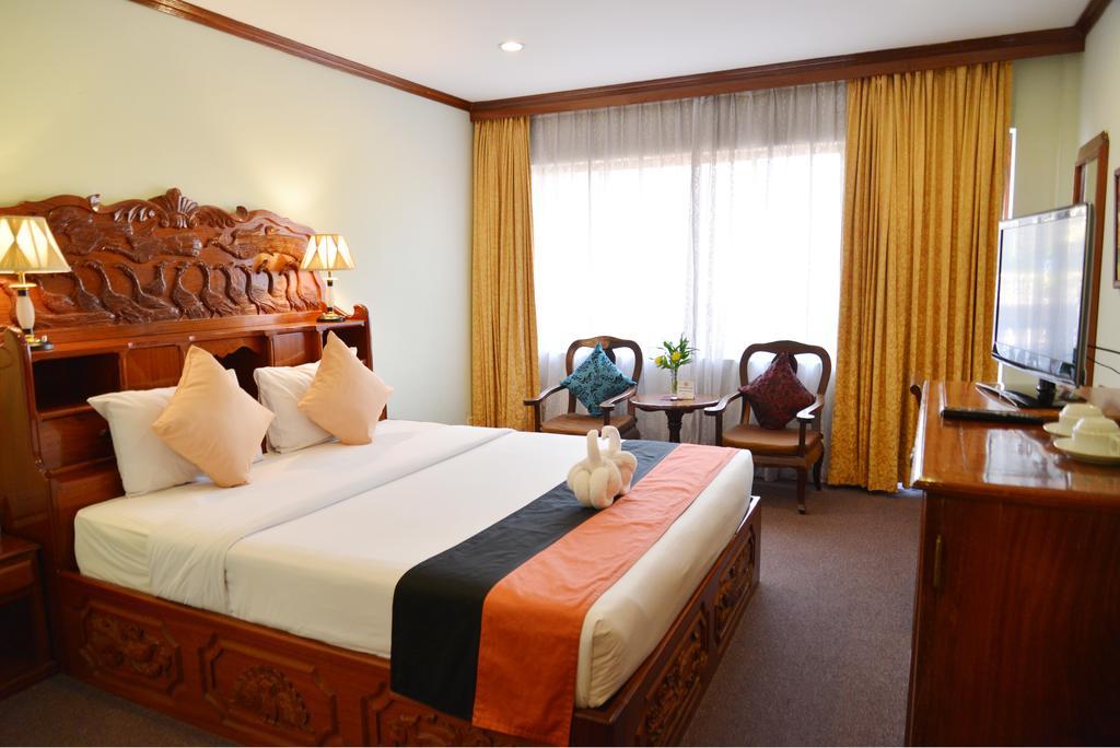 Angkor Hotel Siem Reap Esterno foto